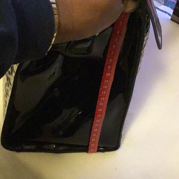 Handbag - Picture 5 of 6